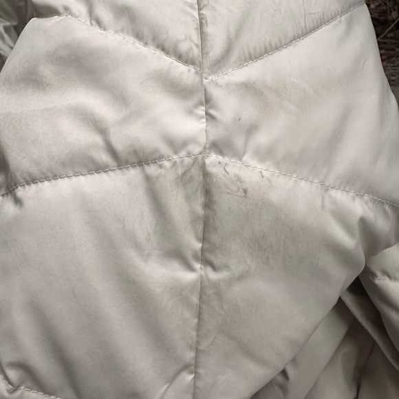 Patagonia Women's Winter White Down Puffer Jacket - Picture 13 of 16